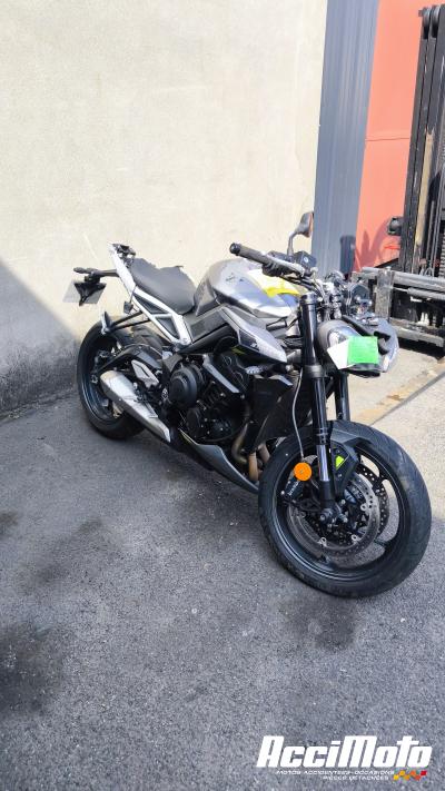 TRIUMPH STREET TRIPLE 765 R