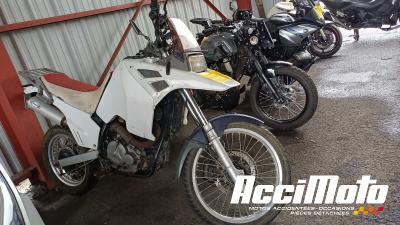 SUZUKI DR 750