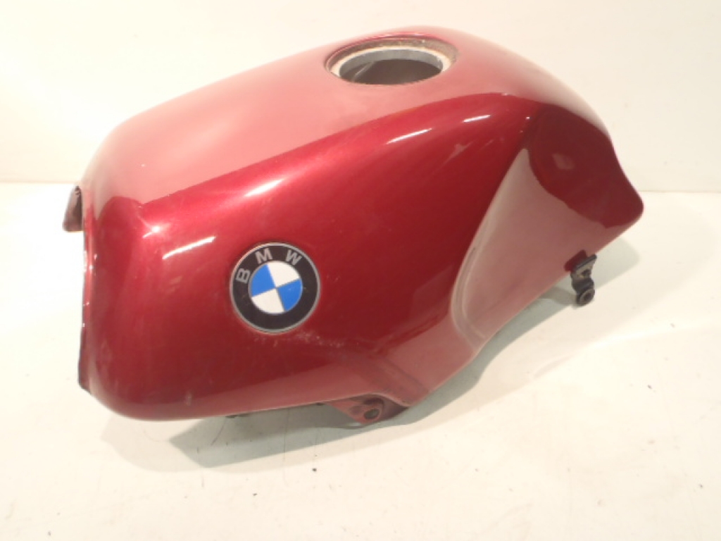 Ensemble des pièces disponibles réservoir à essence BMW 