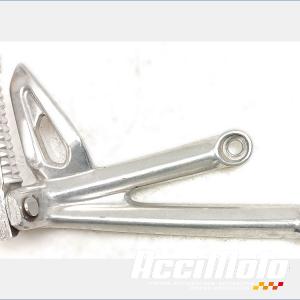 Platine repose-pied arrière (droit) TRIUMPH DAYTONA 675