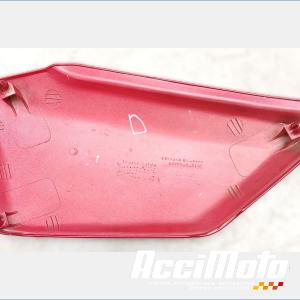 Cache sous selle (droit) HONDA CM125