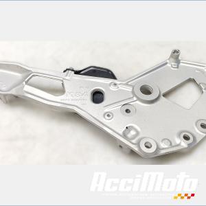 Platine repose-pieds (gauche) BMW F900 XR 