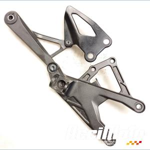 Platine repose-pied avant (droit) YAMAHA R1 YZF1000