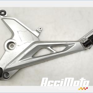 Platine repose-pieds (gauche) HONDA CB125F