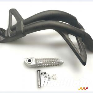 Platine repose-pied arrière (droit) TRIUMPH SPEED TRIPLE 1050 RS