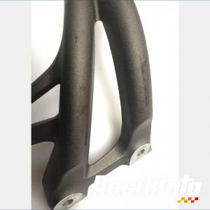 Platine repose-pied arrière (droit) TRIUMPH SPEED TRIPLE 1050 RS