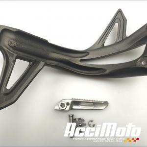 Platine repose-pied arrière (droit) TRIUMPH SPEED TRIPLE 1050 RS