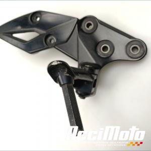 Platine repose-pied avant (droit) SUZUKI GSXS 750