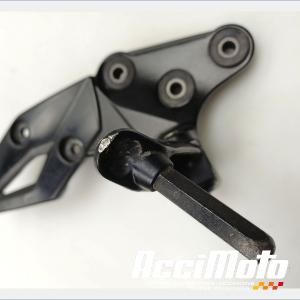 Platine repose-pied avant (droit) SUZUKI GSXS 750