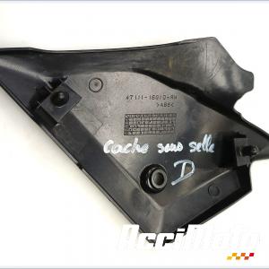 Cache sous selle (droit) SUZUKI SV 650N