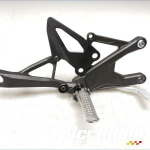 Platine repose-pied avant (droit) YAMAHA R1 YZF1000