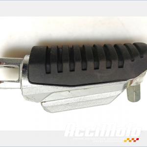 Repose-pied avant (droit) SUZUKI GSR 750