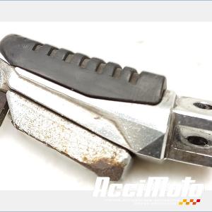Repose-pied avant (droit) SUZUKI GSR 600