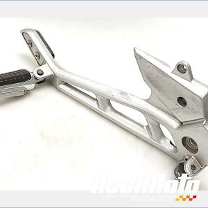 Platine repose-pieds (droit) SUZUKI GSR 600