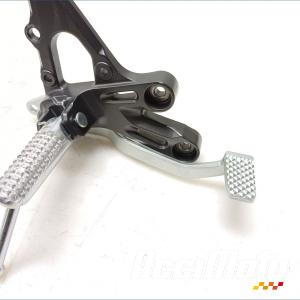 Platine repose-pied avant (droit) YAMAHA R7 YZF