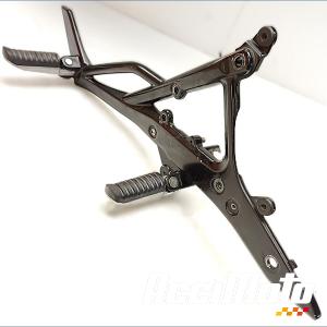 Platine repose-pieds (droit) KAWASAKI ER6 N