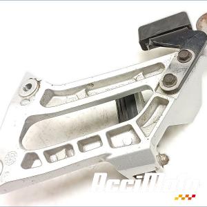 Platine repose-pied arrière (droit) YAMAHA FJR 1300