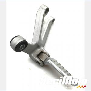 Platine repose-pied arrière (droit) APRILIA RSV 1000