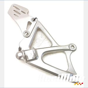Platine repose-pied avant (droit) YAMAHA R1 YZF1000