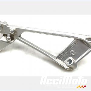 Platine repose-pied arrière (droit) APRILIA RS 660