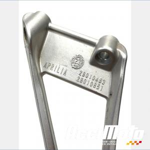 Platine repose-pied arrière (droit) APRILIA RS 660