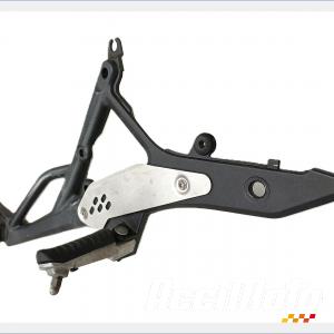Platine repose-pieds (droit) KAWASAKI ER6 F