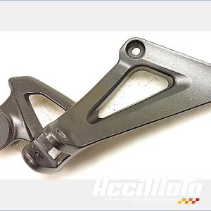 Platine repose-pied arrière (droit) SUZUKI BANDIT GSF650N