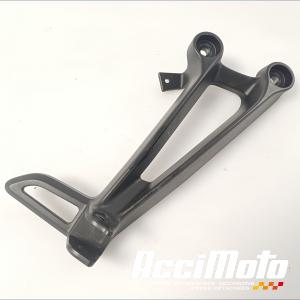 Platine repose-pied arrière (droit) YAMAHA MT-07