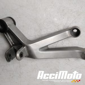 Platine repose-pied arrière (droit) HONDA CBR954