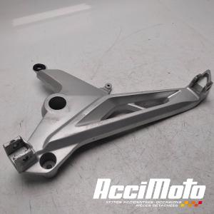 Platine repose-pieds (droit) HONDA CB125F