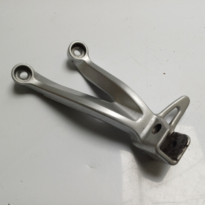 Platine repose-pied arrière (gauche) SUZUKI GSXR 600