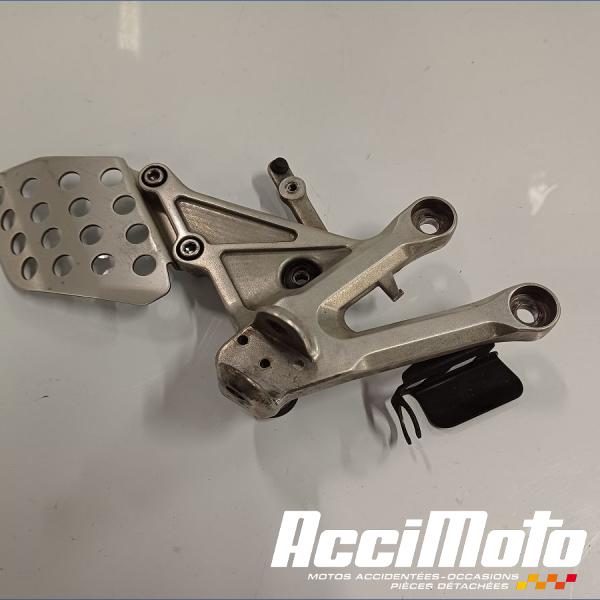 Part Motor bike Platine repose-pied avant (droit) HONDA CBR1000RR