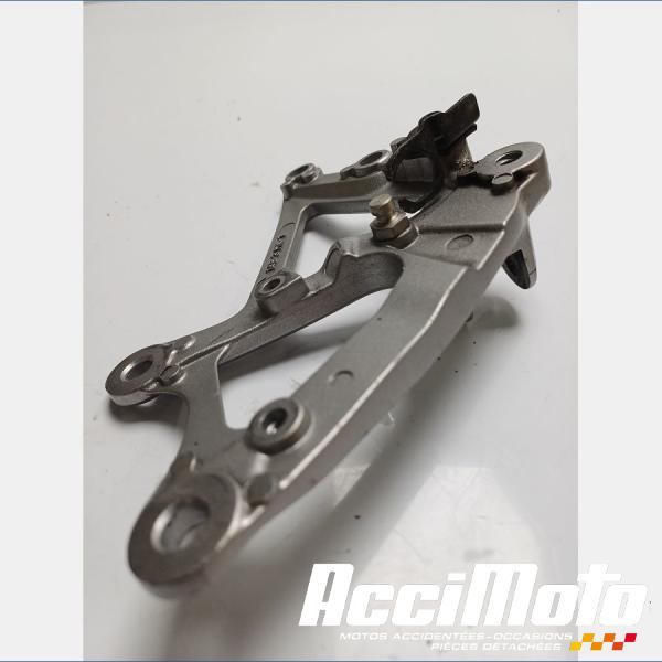 Pièce Moto Platine repose-pied avant (droit) YAMAHA R1 YZF1000