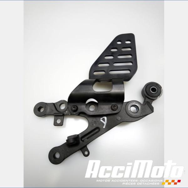 Pièce Moto Platine repose-pied avant (droit) YAMAHA R6 YZF600