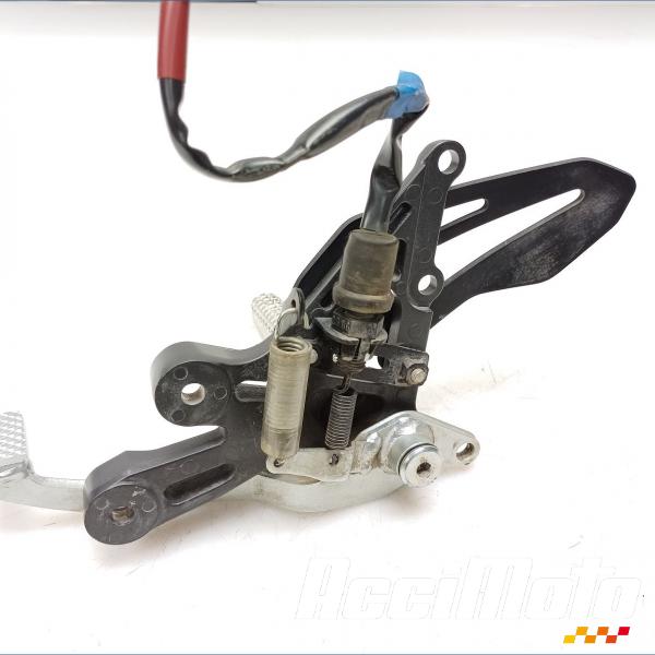 Part Motor bike Platine repose-pied avant (droit) YAMAHA R7 YZF