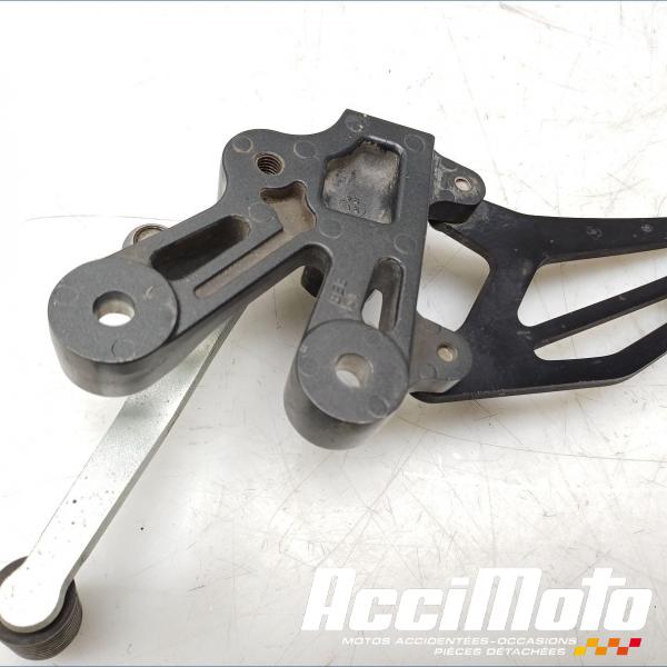 Pièce Moto Platine repose-pied avant (gauche) YAMAHA R7 YZF