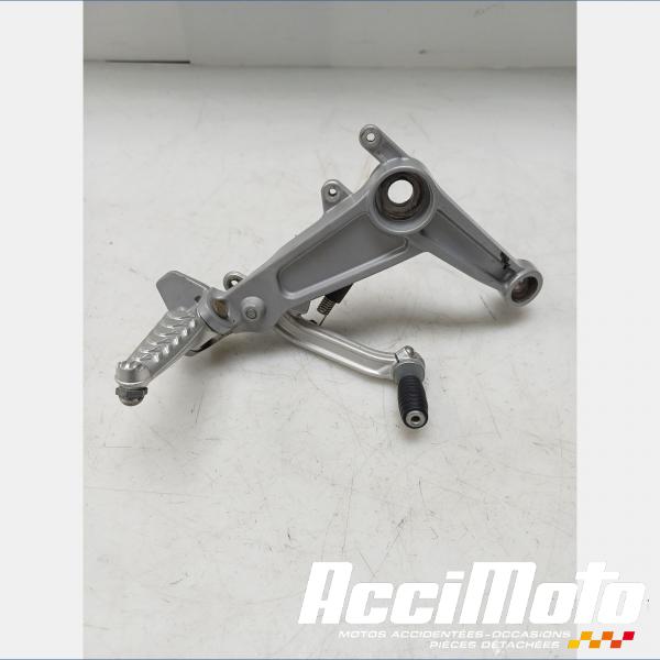 Part Motor bike Platine repose-pied avant (droit) APRILIA RS 660