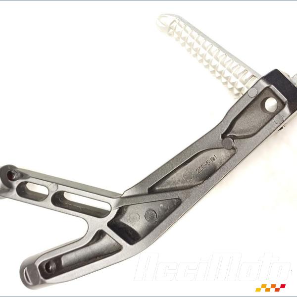 Pièce Moto Platine repose-pied arrière (droit) YAMAHA R1 YZF1000