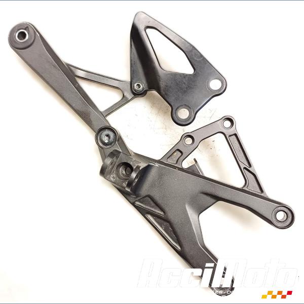 Pièce Moto Platine repose-pied avant (droit) YAMAHA R1 YZF1000
