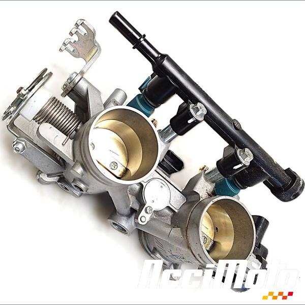 Part Motor bike Rampe d'injection (moteur) YAMAHA TRACER 700