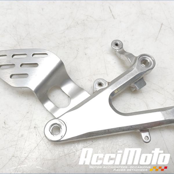 Pièce Moto Platine repose-pied avant (droit) YAMAHA R6 YZF600