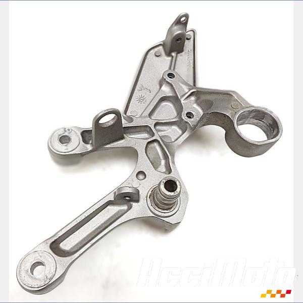 Pièce Moto Platine repose-pied avant (droit) HONDA CB1000R