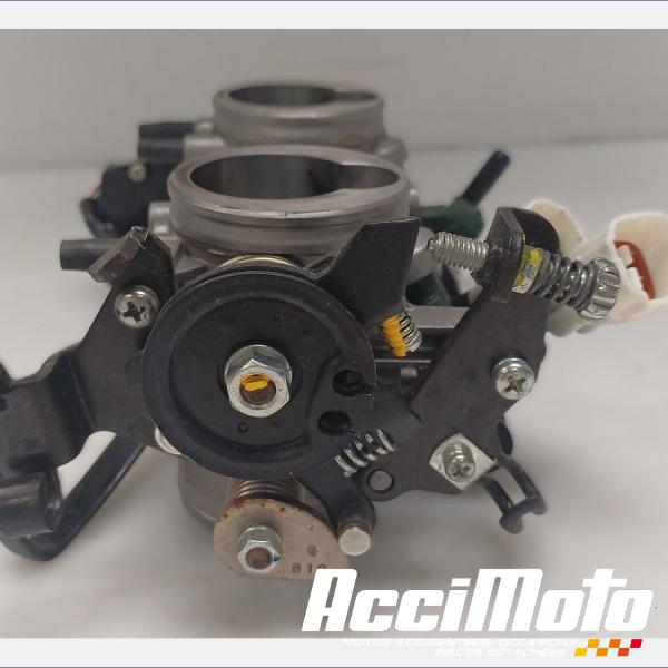 Pièce Moto Rampe d'injection (moteur) KAWASAKI ER6 N