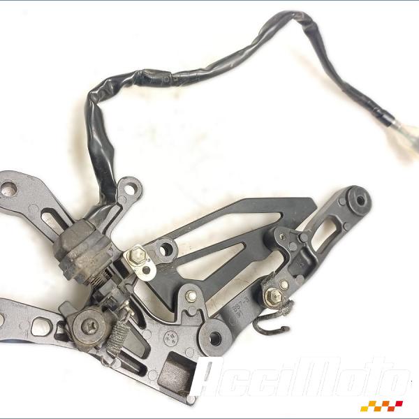 Part Motor bike Platine repose-pied avant (droit) YAMAHA MT-10