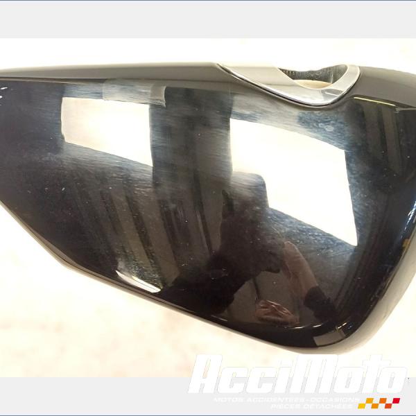 Part Motor bike Cache sous selle (droit) HARLEY DAVIDSON SPORTSTER XL1200CX ROADSTER