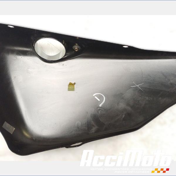 Part Motor bike Cache sous selle (droit) HARLEY DAVIDSON SPORTSTER XL1200CX ROADSTER