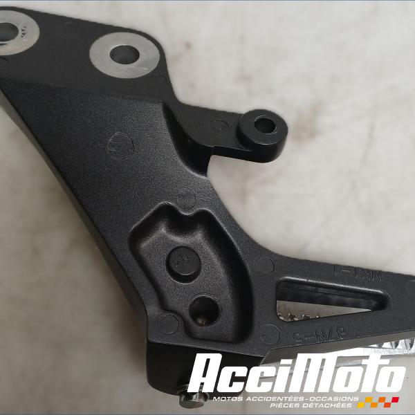 Pièce Moto Platine repose-pied arrière (droit) YAMAHA MT-09