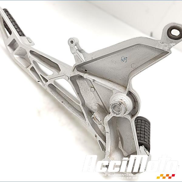 Pièce Moto Platine repose-pieds (gauche) HONDA CB125F