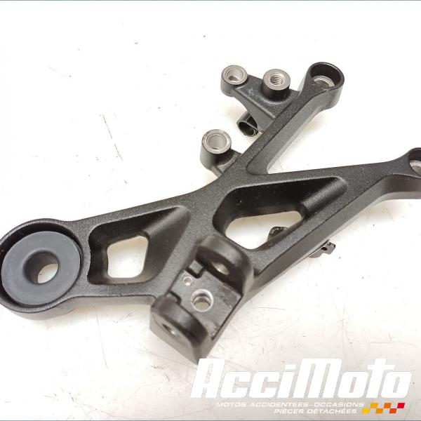 Pièce Moto Platine repose-pied avant (droit) TRIUMPH STREET TRIPLE 765 RS