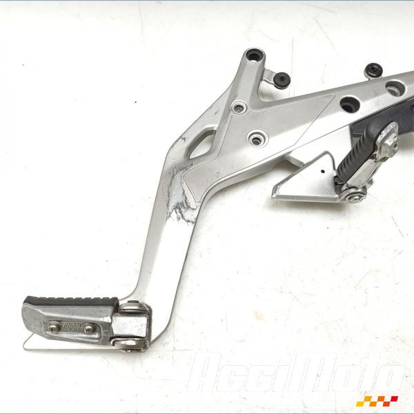 Pièce Moto Platine repose-pieds (droit) KAWASAKI ER6 N